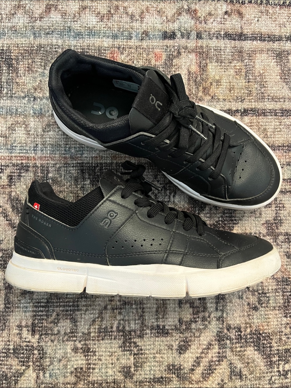 On Cloud Roger Sneaker